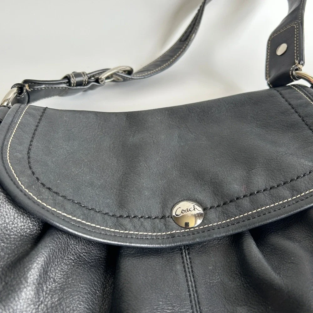 Coach Soho Pleated Flap Black Pebbled Leather Shoulder‎ Bag Good